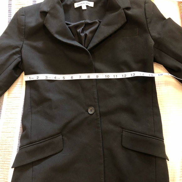 Elizabeth & James Black Blazer w/ Ruched Sleeves - Picture 11 of 14